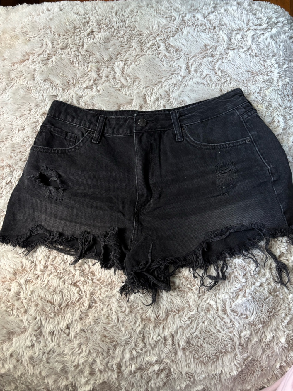 Forever 21 Black denim shorts with frayed hem and distressed details
